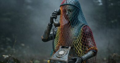 Abstract artwork of a humanoid robot holding a vintage telephone receiver, symbolising voicemail being replaced by AI call handling.